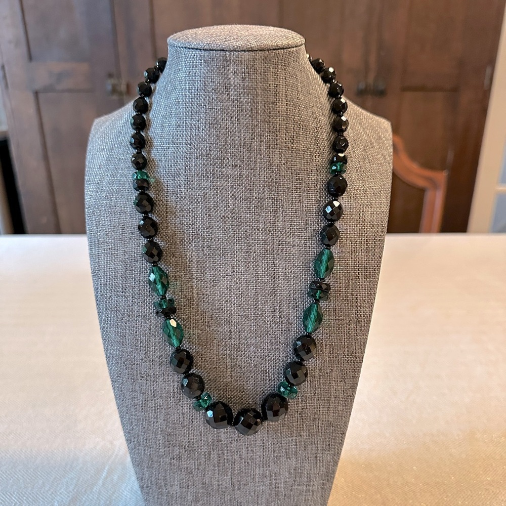 Vintage Black & Green Faceted Beaded Necklace Art Deco Style 19" Acrylic